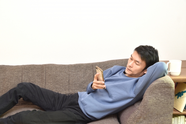 付き合いたての彼氏からLINEがこない5つの理由