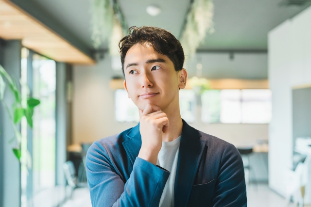 男性が結婚相手に求める年収の最低ライン