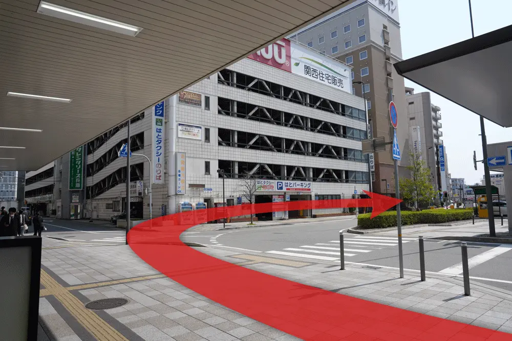 ホテルα−１方向へ直進するルート