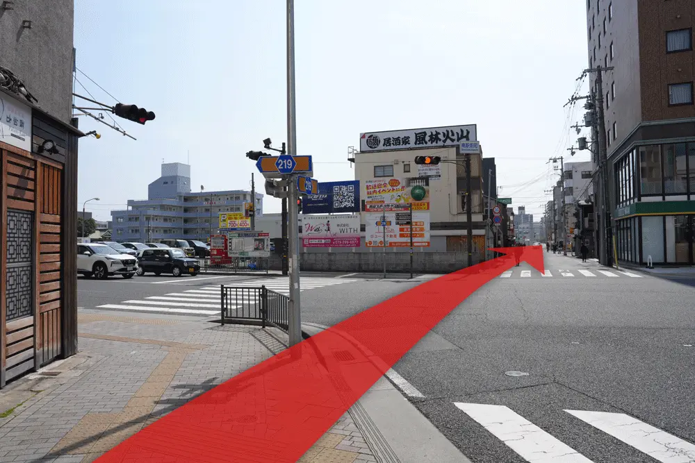 交差点を直進している様子